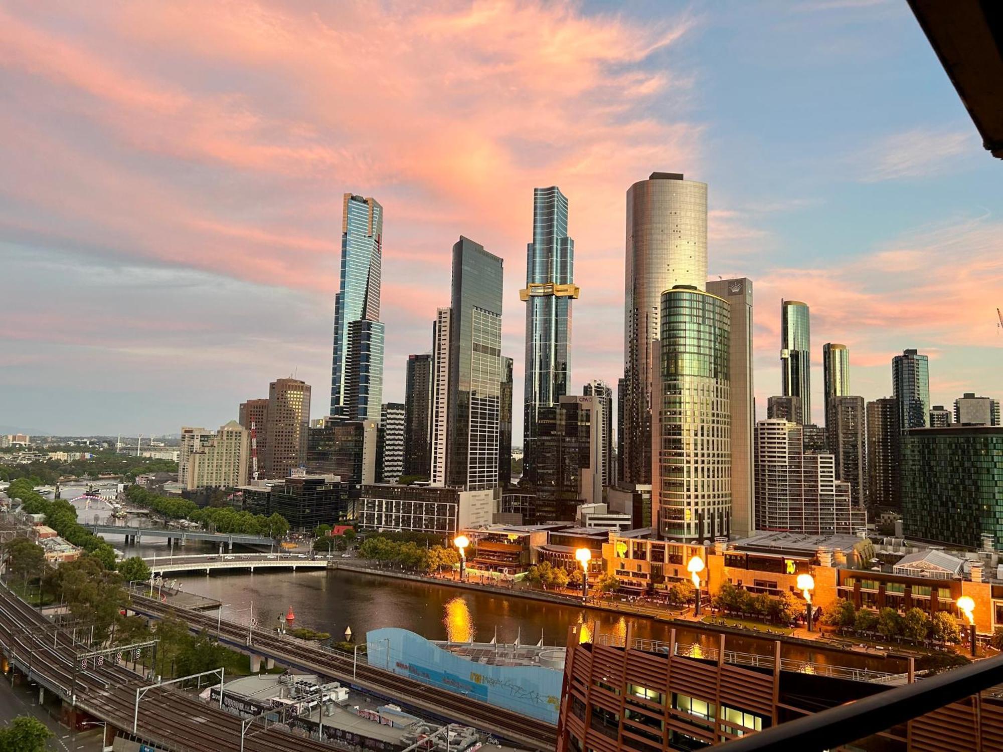 Aura2107, 2 Bedroom Apartment With Balcony, Stunning Yarra River And City Views Melbourne Ngoại thất bức ảnh
